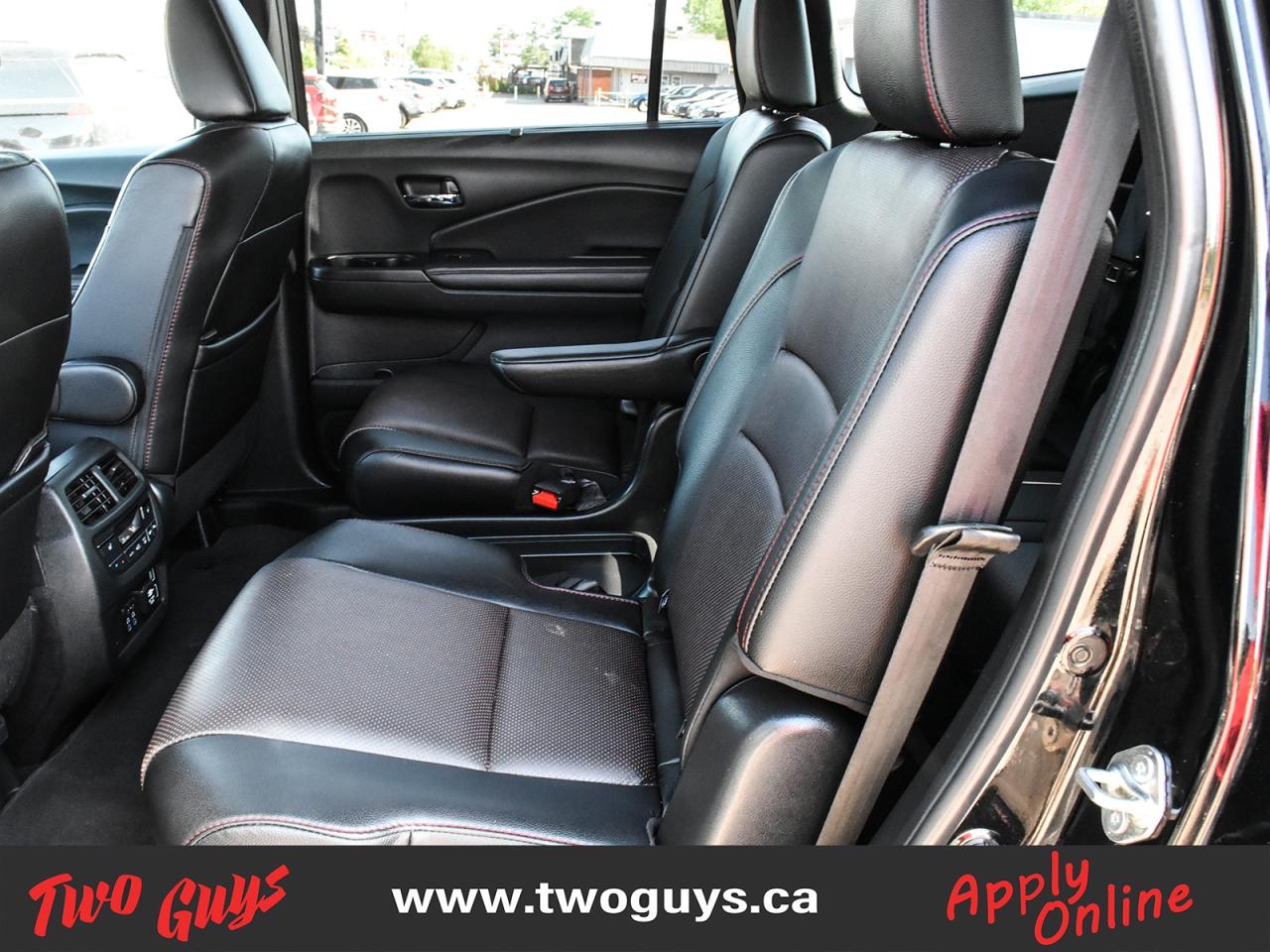 2021 Honda Pilot Black Edition AWD   DVD   Nav   Sunroof   6 Pass Photo