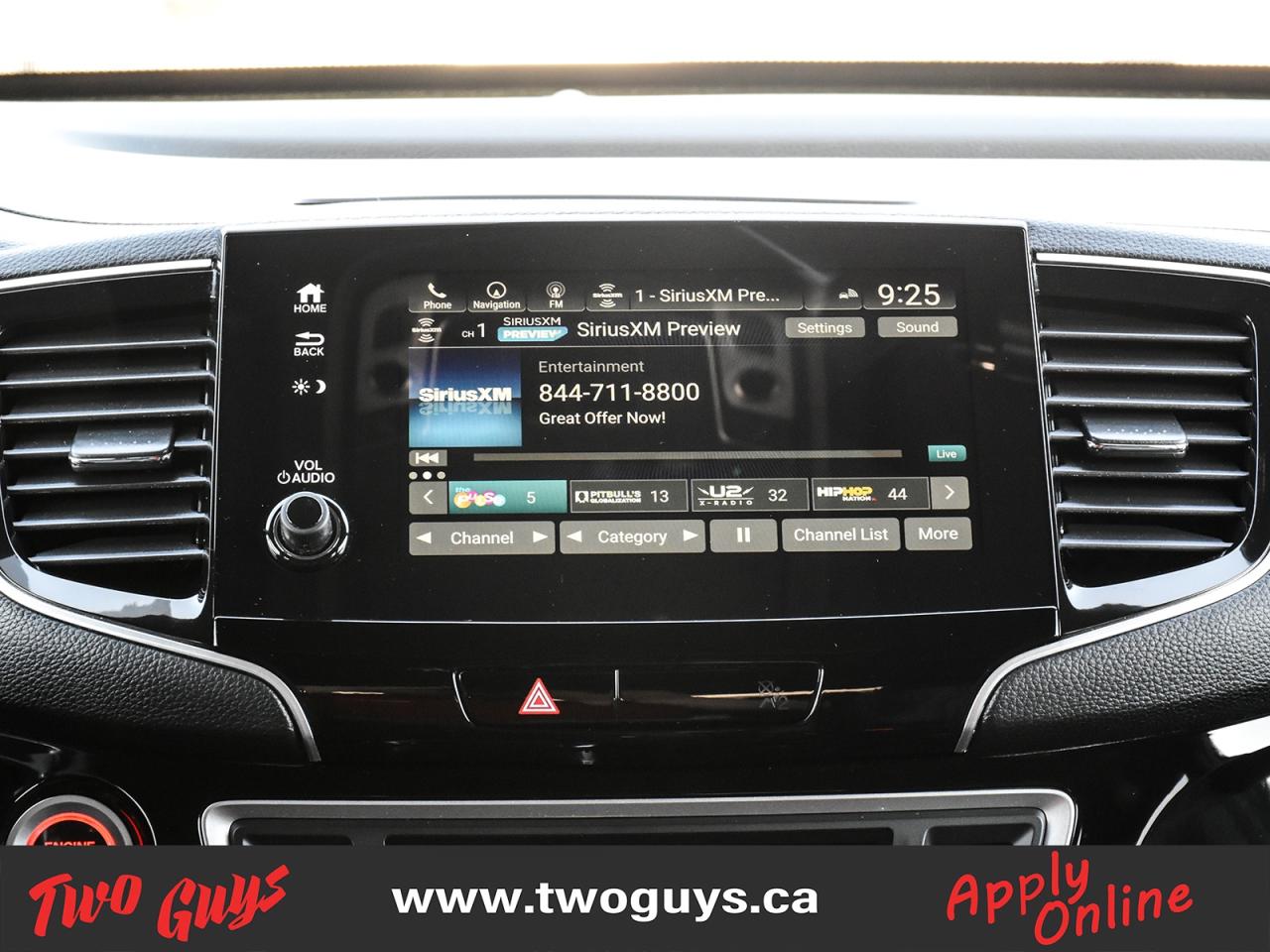 2021 Honda Pilot Black Edition AWD   DVD   Nav   Sunroof   6 Pass Photo