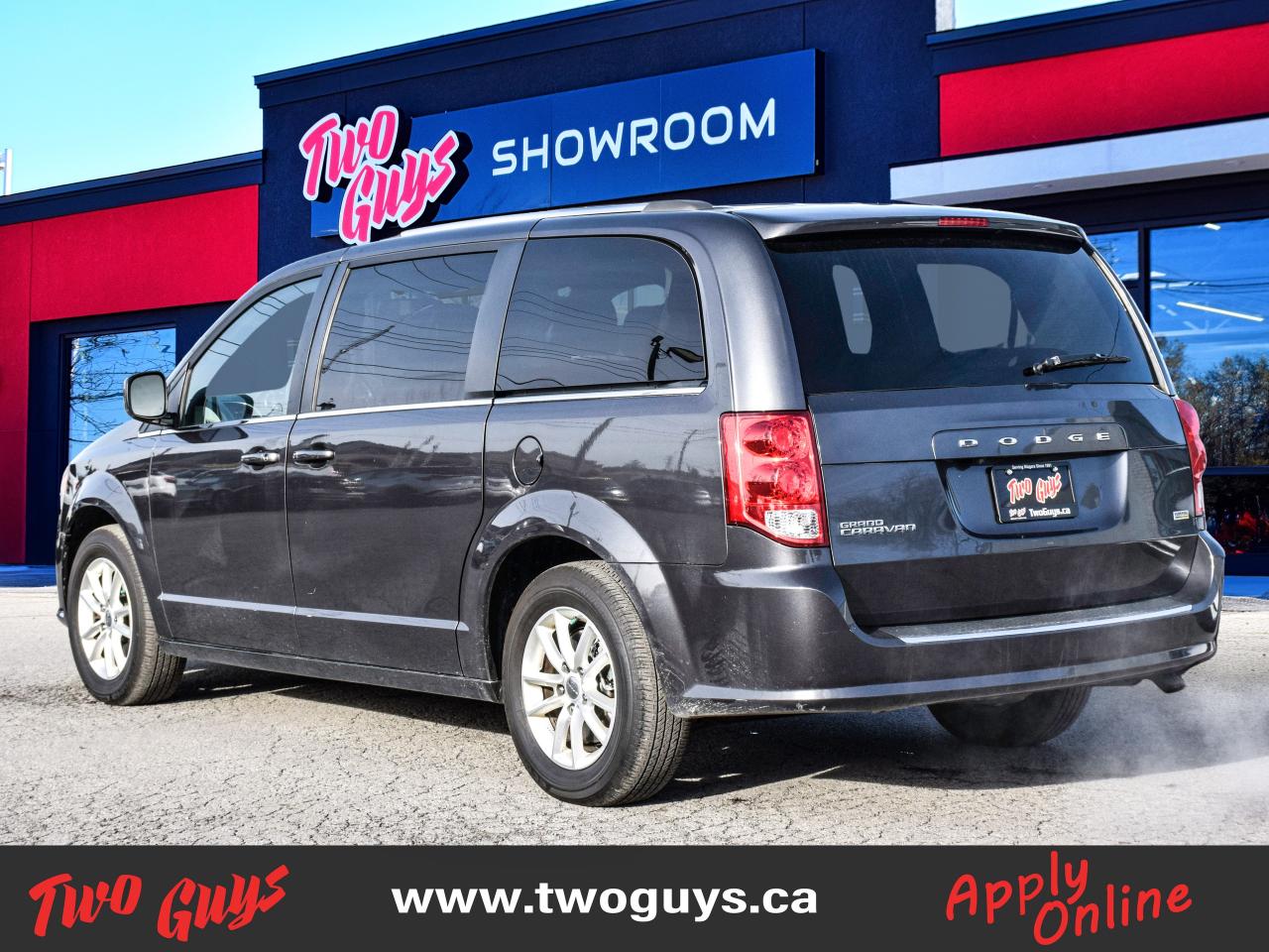 2018 Dodge Grand Caravan SXT Premium Plus 2WD 7 Passenger Back Up Cam DVD Photo