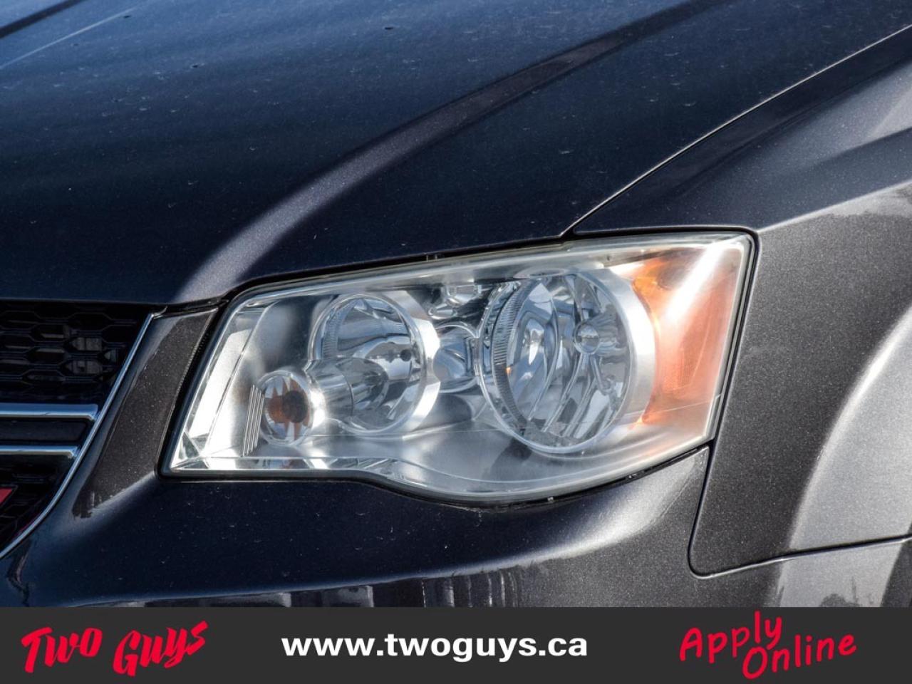 2018 Dodge Grand Caravan SXT Premium Plus 2WD 7 Passenger Back Up Cam DVD Photo