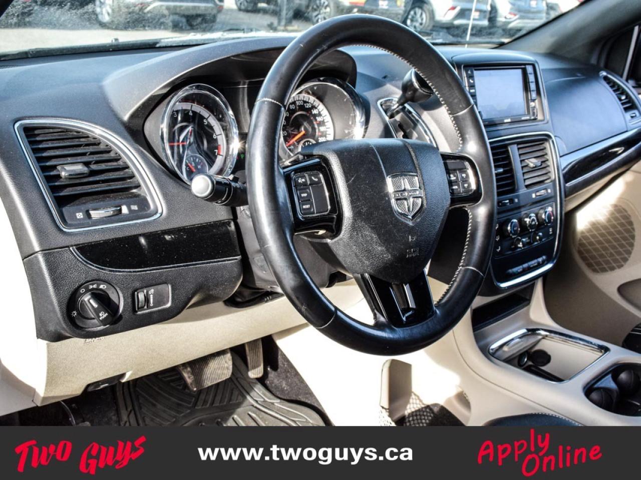 2018 Dodge Grand Caravan SXT Premium Plus 2WD 7 Passenger Back Up Cam DVD Photo