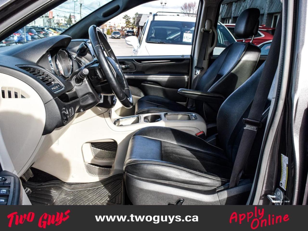 2018 Dodge Grand Caravan SXT Premium Plus 2WD 7 Passenger Back Up Cam DVD Photo