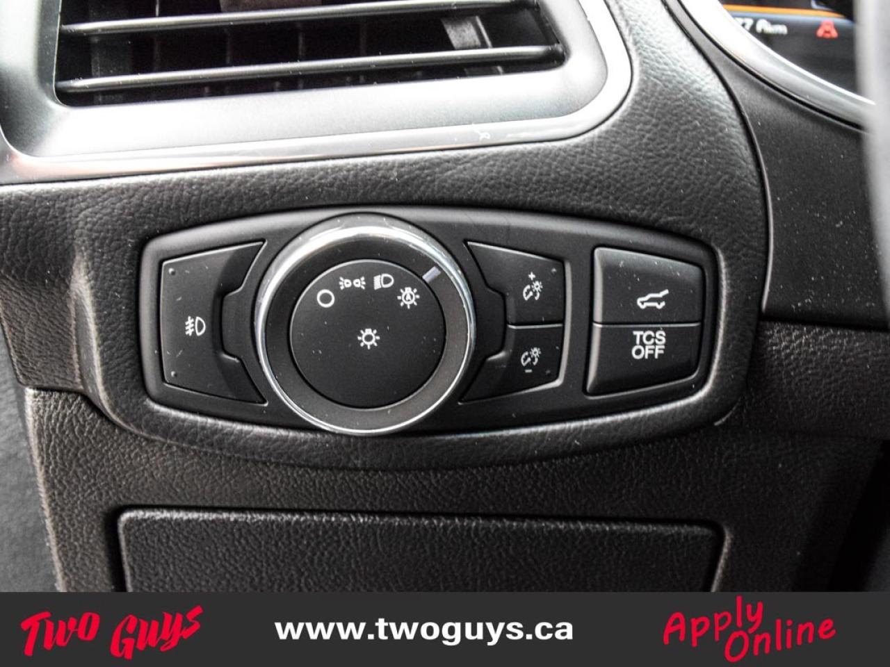 2021 Ford Edge Titanium 2.0L AWD   Panoroof   Nav   Leather Photo