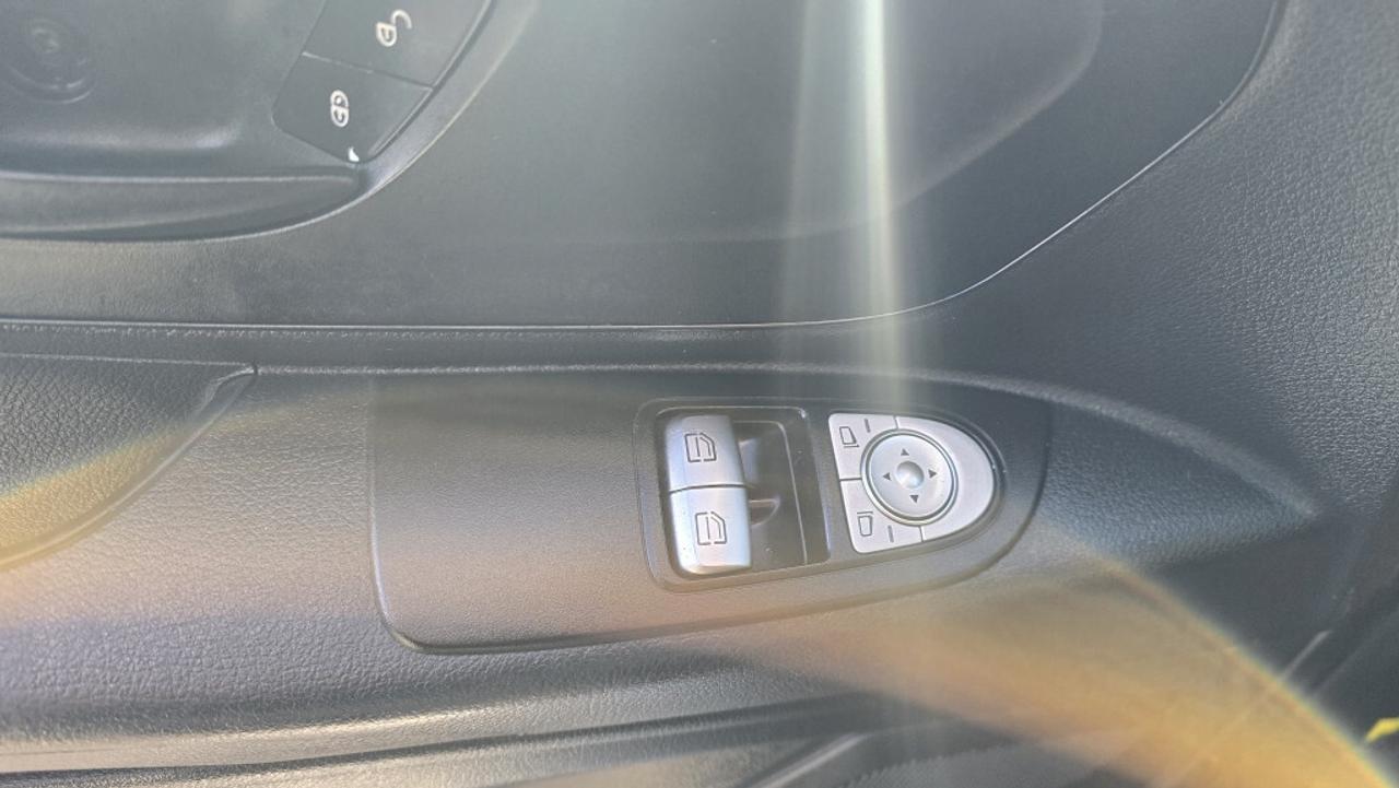 2018 Mercedes-Benz Metris Passenger Van Metris Cargo - 135WB - GAS Photo