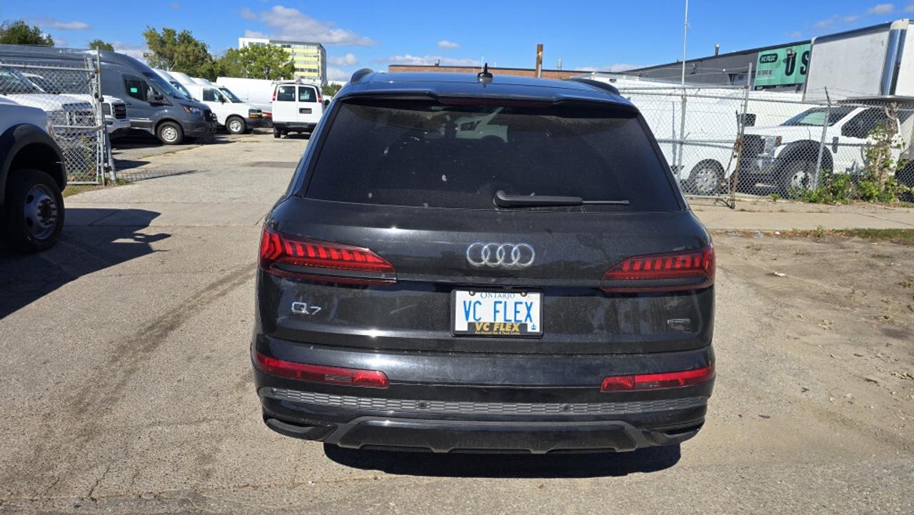 2022 Audi Q7 3.0L V6 - Progressive 7 Passenger - CERTIFIED Photo