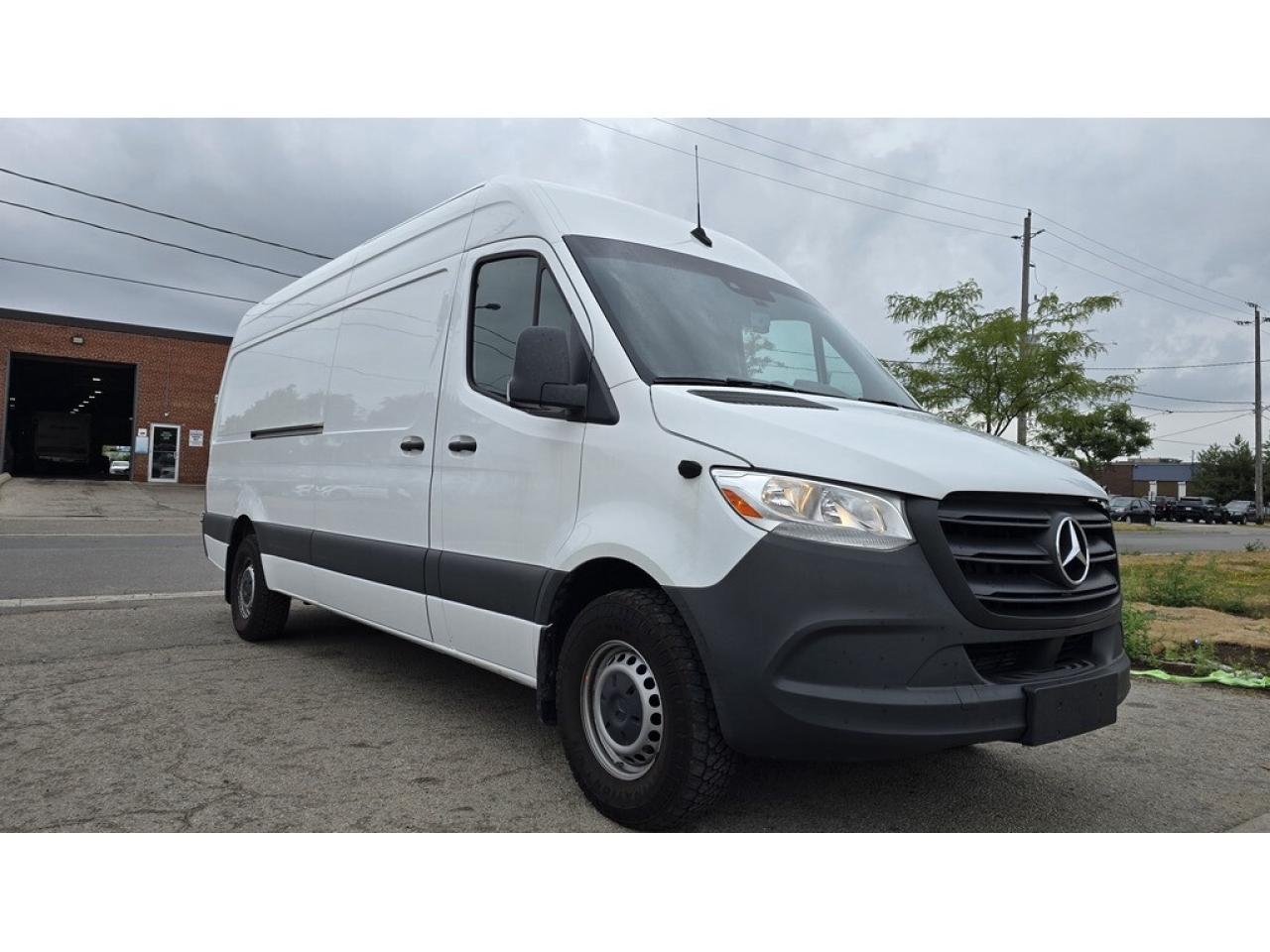 2022 Mercedes-Benz Sprinter Cargo Van 2500 170WB - HighRoof - DIESEL - Highly Optioned Photo2