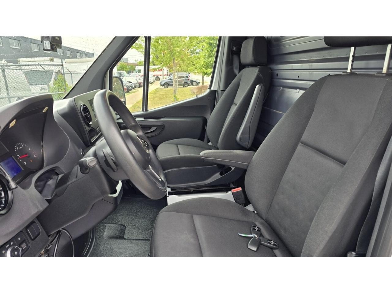 2022 Mercedes-Benz Sprinter Cargo Van 2500 170WB - HighRoof - DIESEL - Highly Optioned Photo