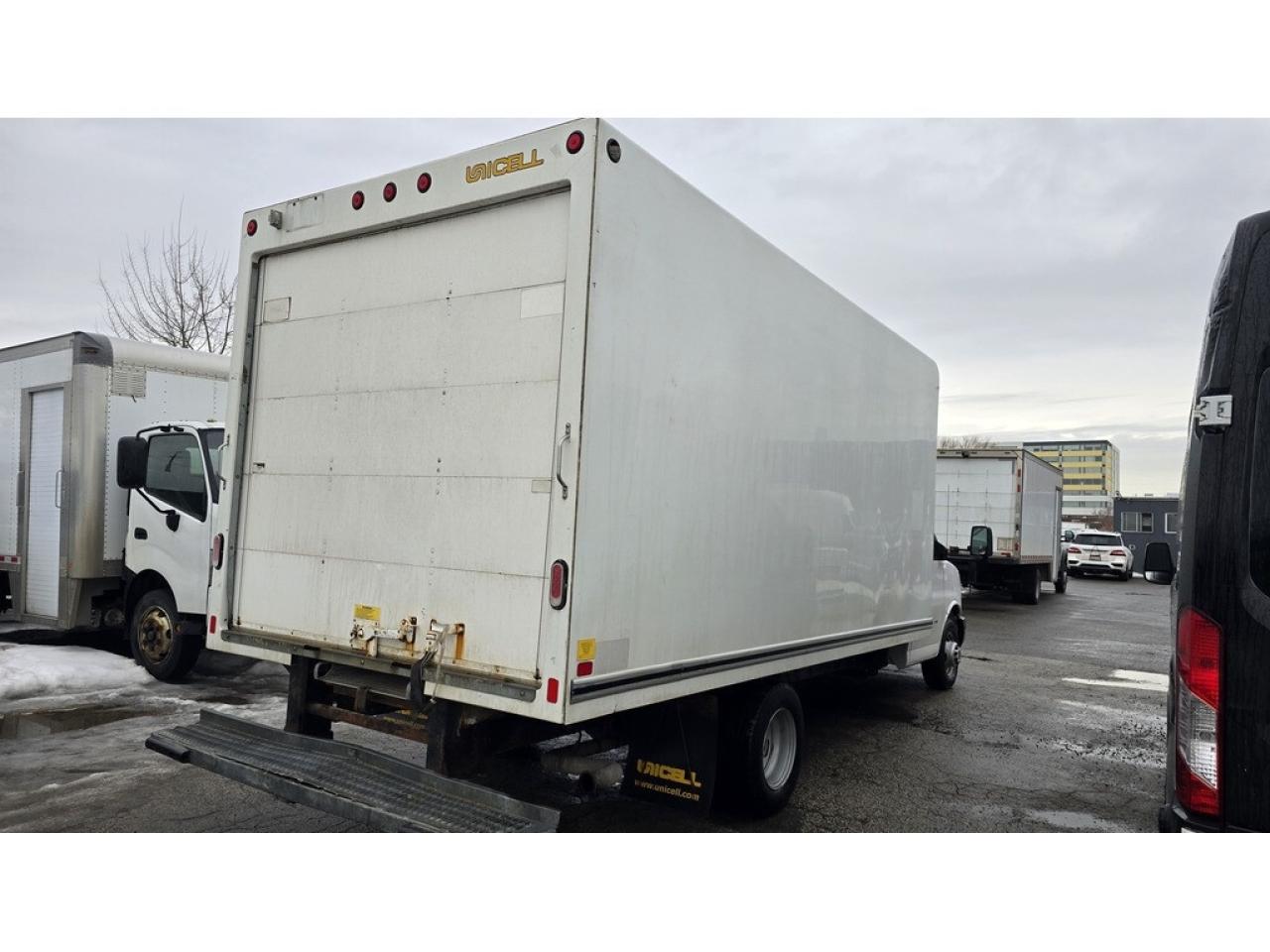 2019 GMC Savana 16Ft Box V8 Gas - Clean Carfax - Certified Photo