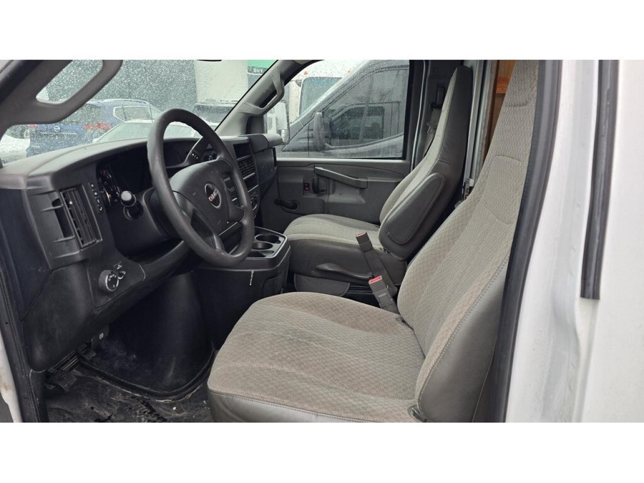 2019 GMC Savana 16Ft Box V8 Gas - Clean Carfax - Certified Photo