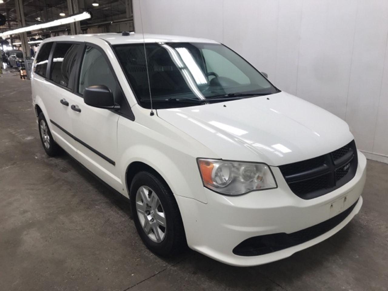 2012 RAM Cargo Van CARGO /  ONLY 151829 KMS !! / FULLY LOADED / CLEAN Photo0