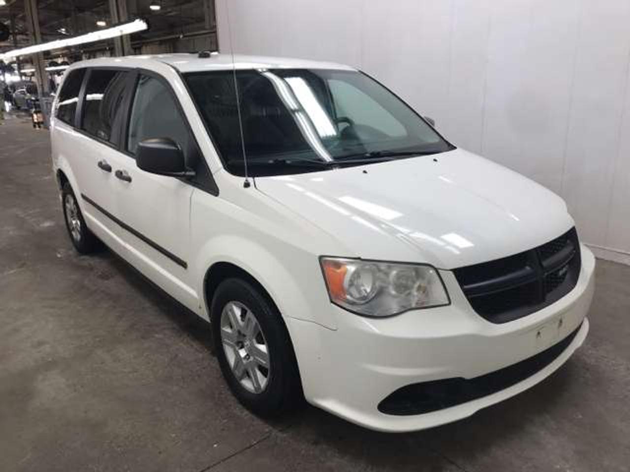 2012 RAM Cargo Van CARGO /  ONLY 151829 KMS !! / FULLY LOADED / CLEAN Photo0