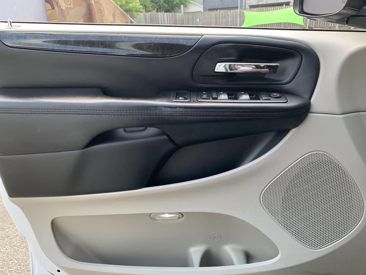 2014 Dodge Grand Caravan SXT / 124537 KMS !!!! Photo