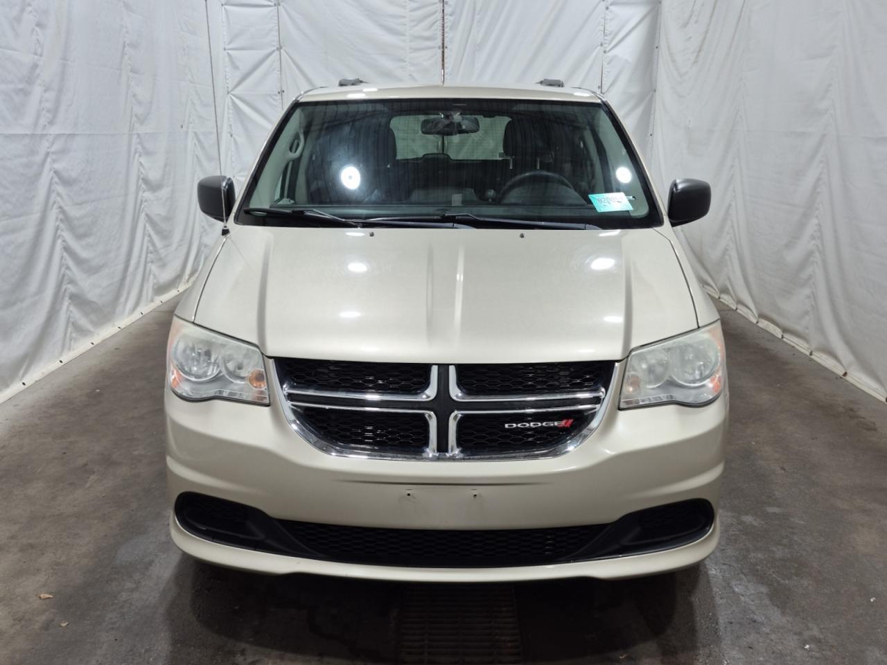 2013 Dodge Grand Caravan SXT !!! 73794 KMS !!!! ONE OWNER !!! CAR FAX CLEAN Photo