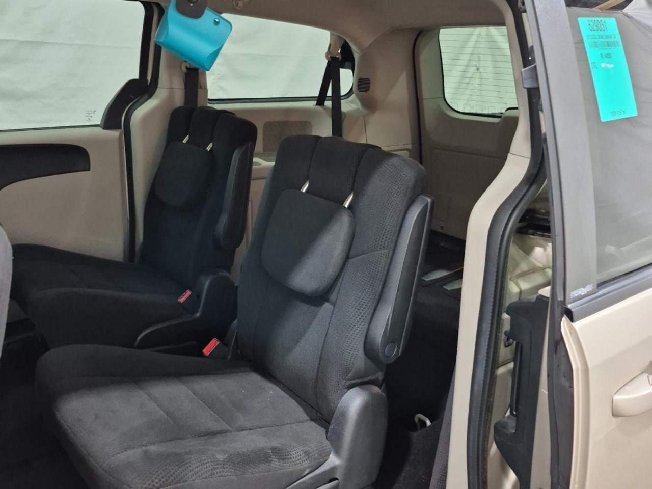 2013 Dodge Grand Caravan SXT !!! 73794 KMS !!!! ONE OWNER !!! CAR FAX CLEAN Photo