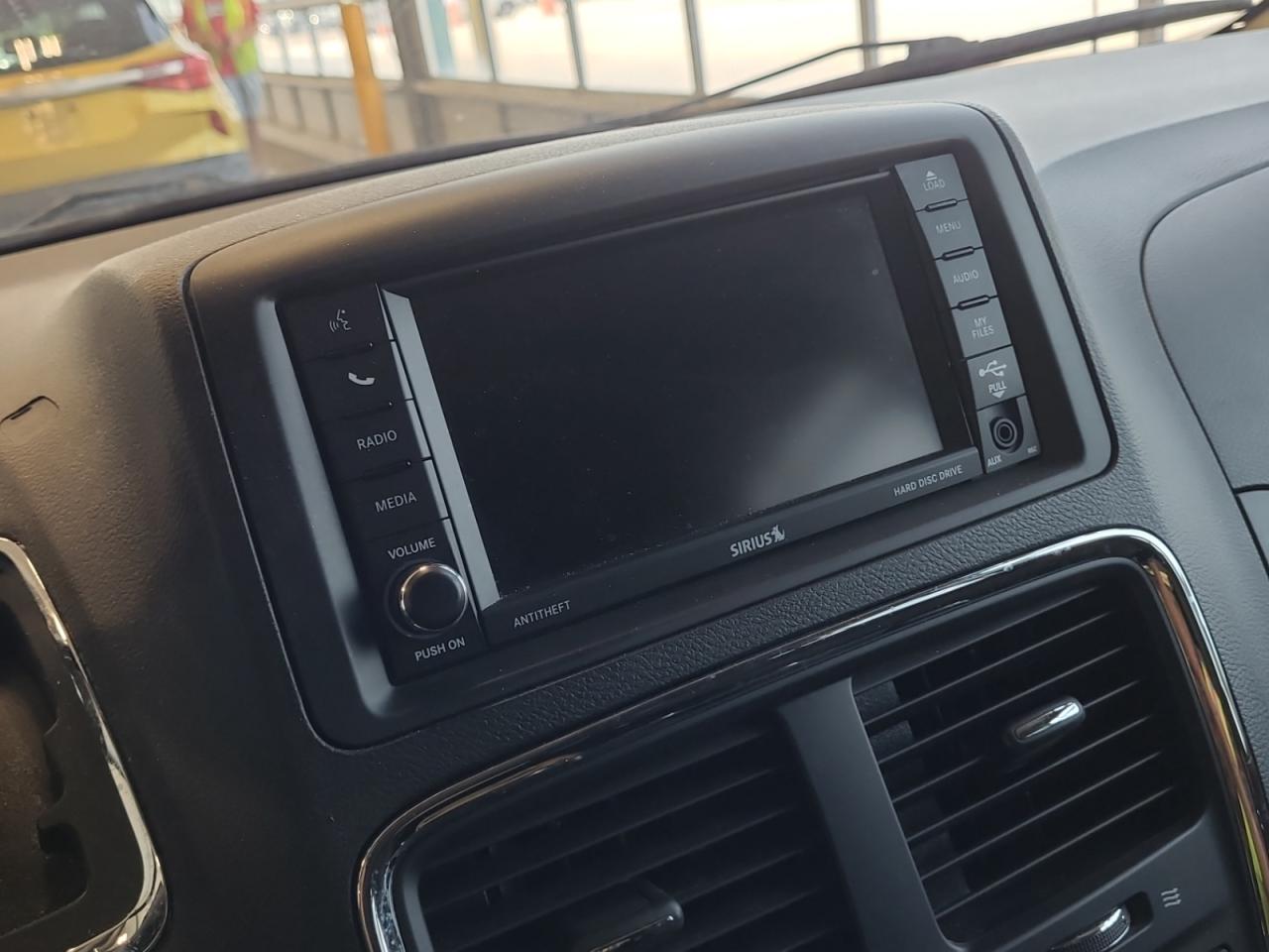 2013 Dodge Grand Caravan SXT !!! 73794 KMS !!!! ONE OWNER !!! CAR FAX CLEAN Photo