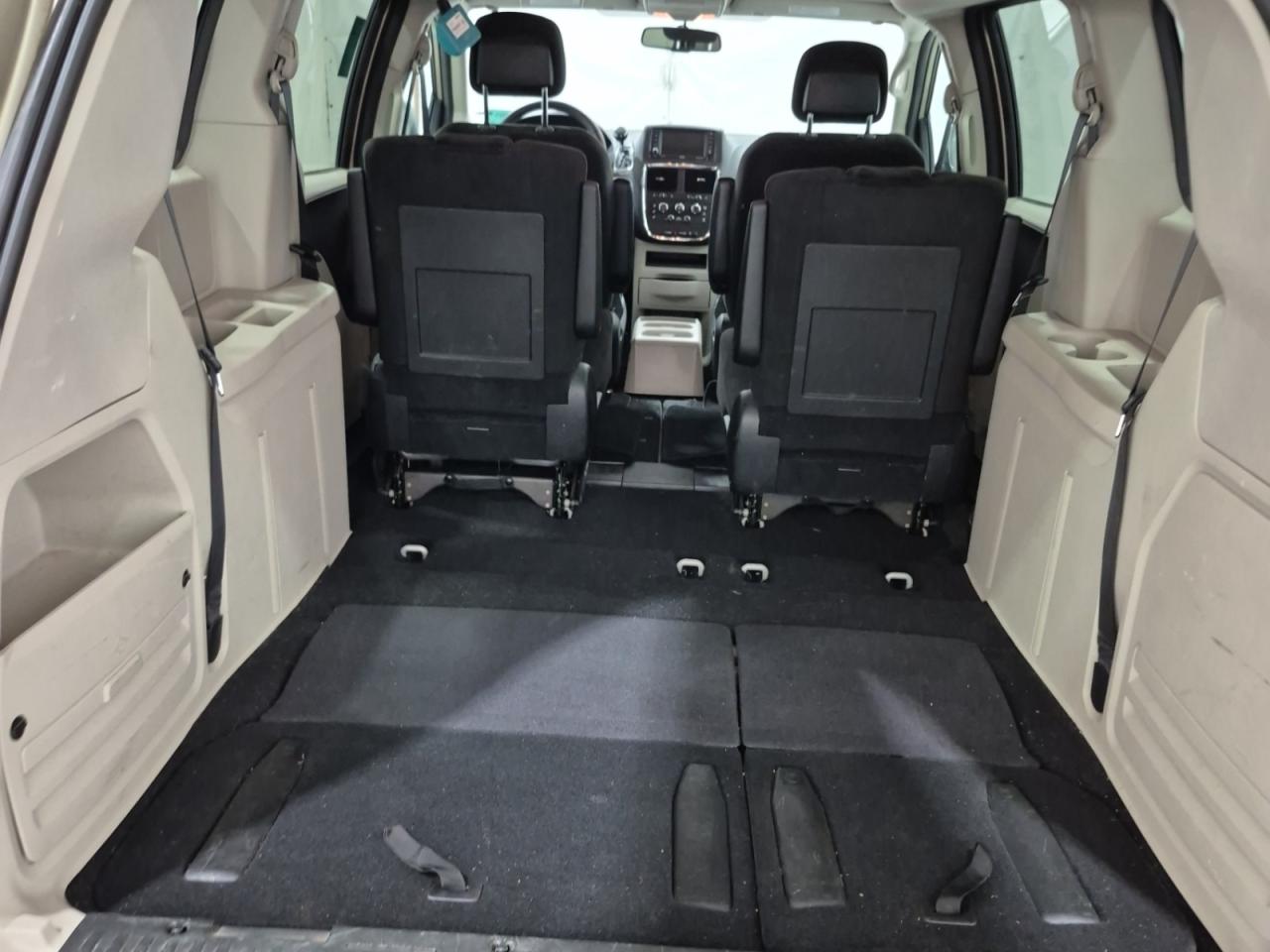 2013 Dodge Grand Caravan SXT !!! 73794 KMS !!!! ONE OWNER !!! CAR FAX CLEAN Photo