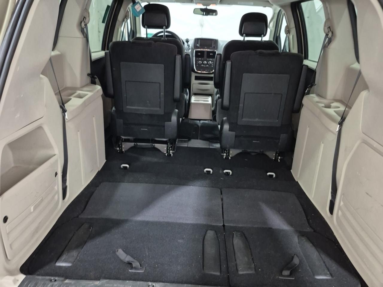 2013 Dodge Grand Caravan SXT !!! 73794 KMS !!!! ONE OWNER !!! CAR FAX CLEAN Photo