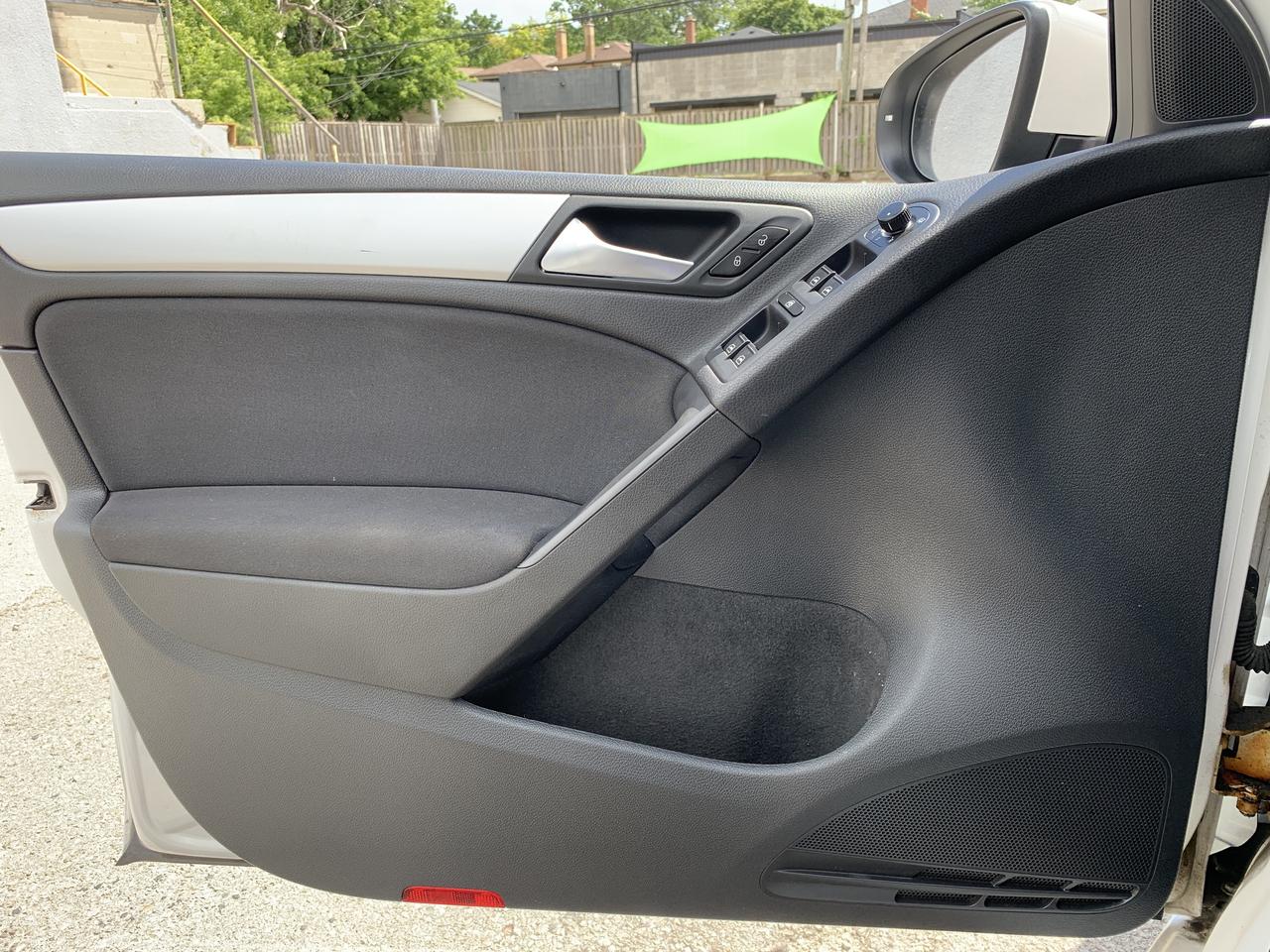 2013 Volkswagen Golf 5dr HB Auto Wolfsburg Edition !! 138976 KMS ! MINT Photo