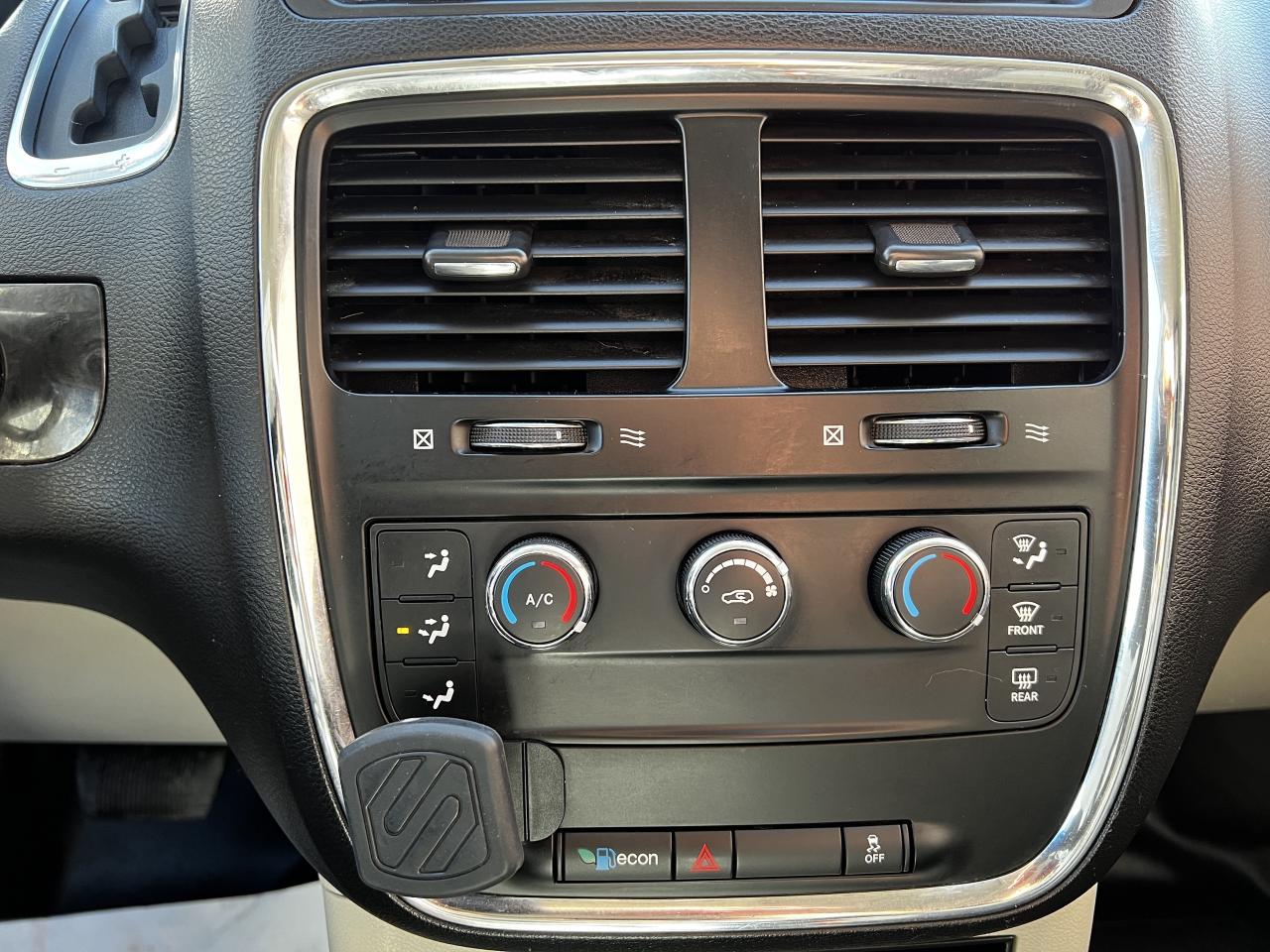 2014 RAM Cargo Van TRADESMAN / ONE OWWNER / SUPER CLEAN / Photo