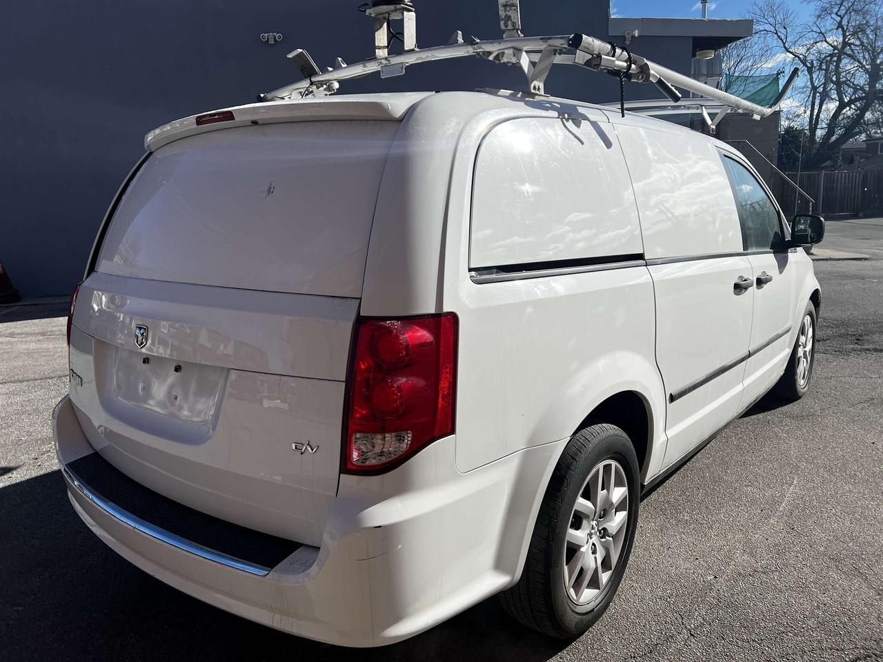 2014 RAM Cargo Van TRADESMAN / ONE OWWNER / SUPER CLEAN / Photo4