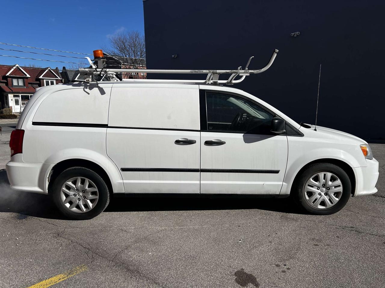 2014 RAM Cargo Van TRADESMAN / ONE OWWNER / SUPER CLEAN / Photo