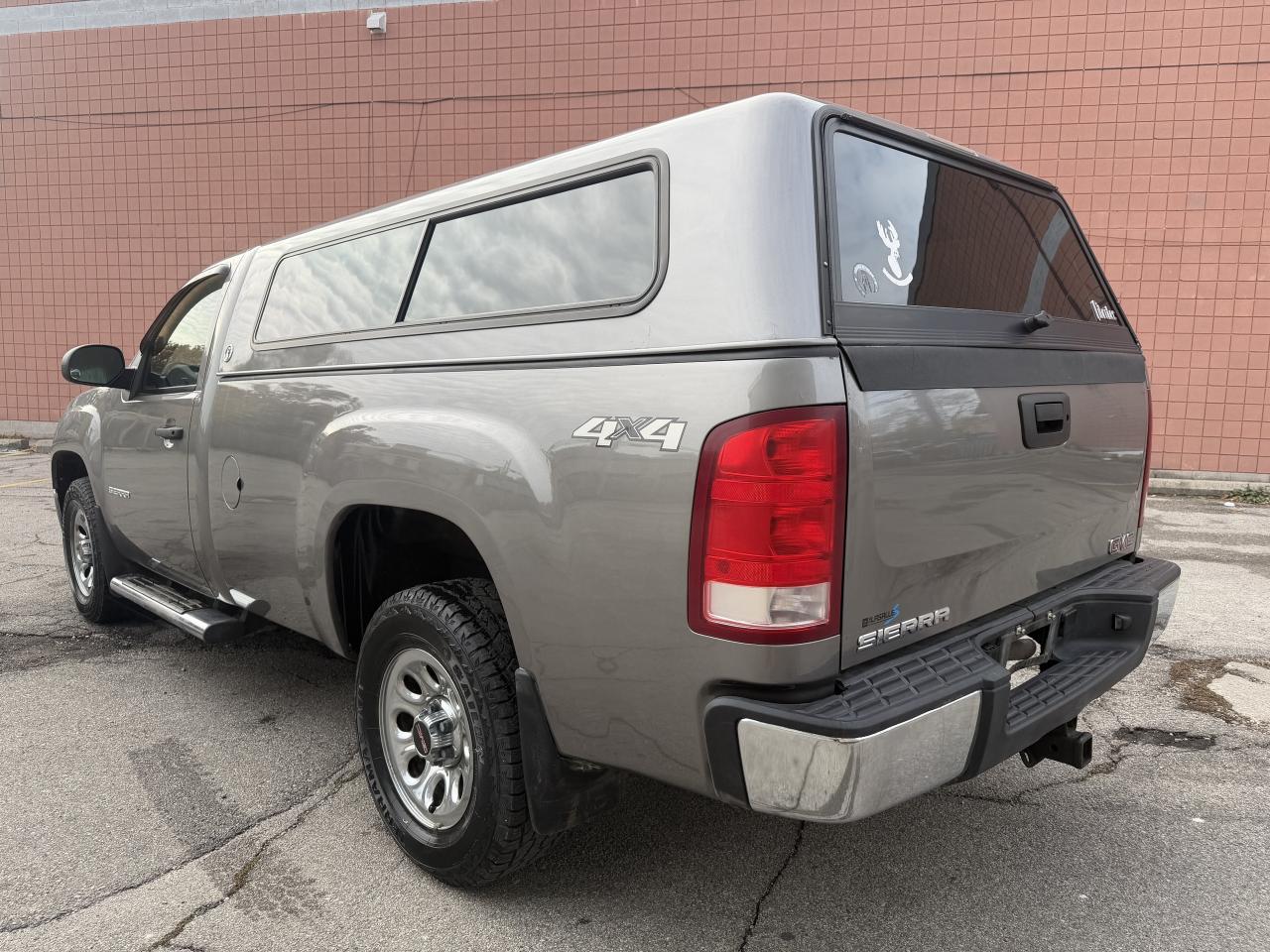 2013 GMC Sierra 1500 4WD Reg Cab !!! 94376 KMS !!! CAR FAX CLN !! MINT Photo