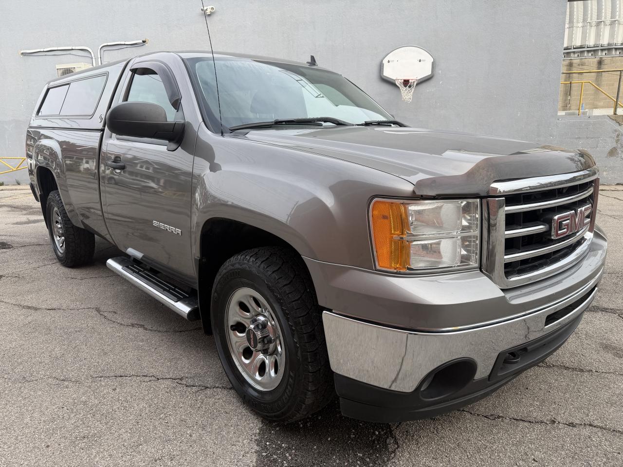2013 GMC Sierra 1500 4WD Reg Cab !!! 94376 KMS !!! CAR FAX CLN !! MINT Photo