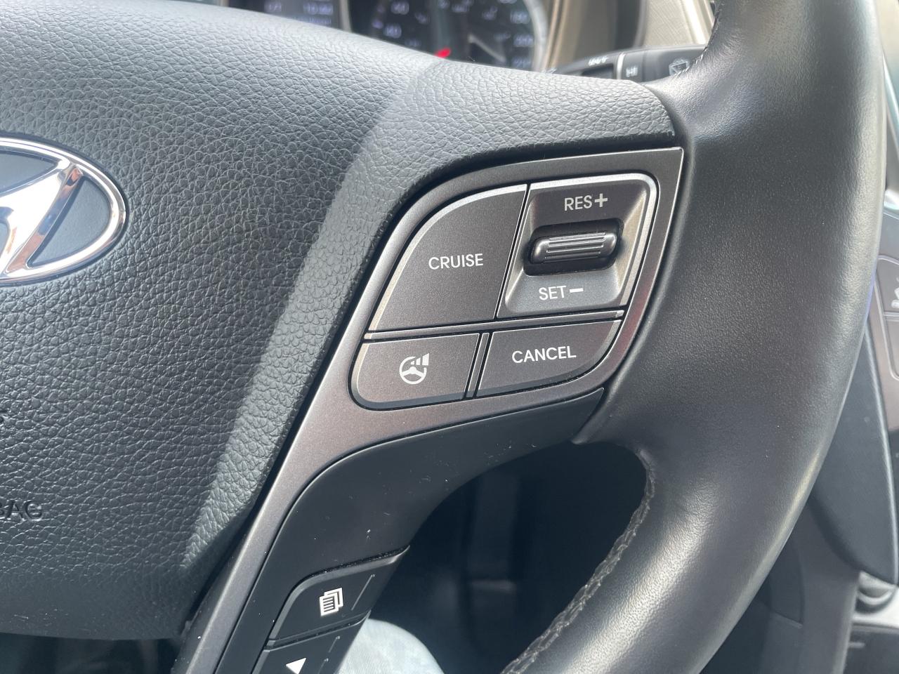 2015 Hyundai Santa Fe Sport LIMITED / A/W/D / LOADED/ MINT/ CARFAX VERIFIED Photo