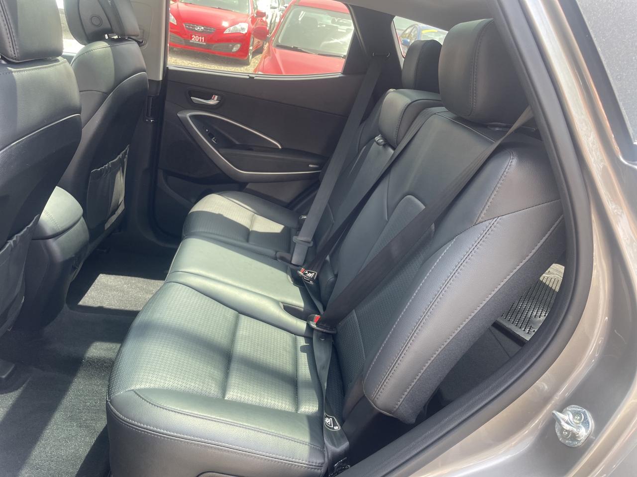 2015 Hyundai Santa Fe Sport LIMITED / A/W/D / LOADED/ MINT/ CARFAX VERIFIED Photo