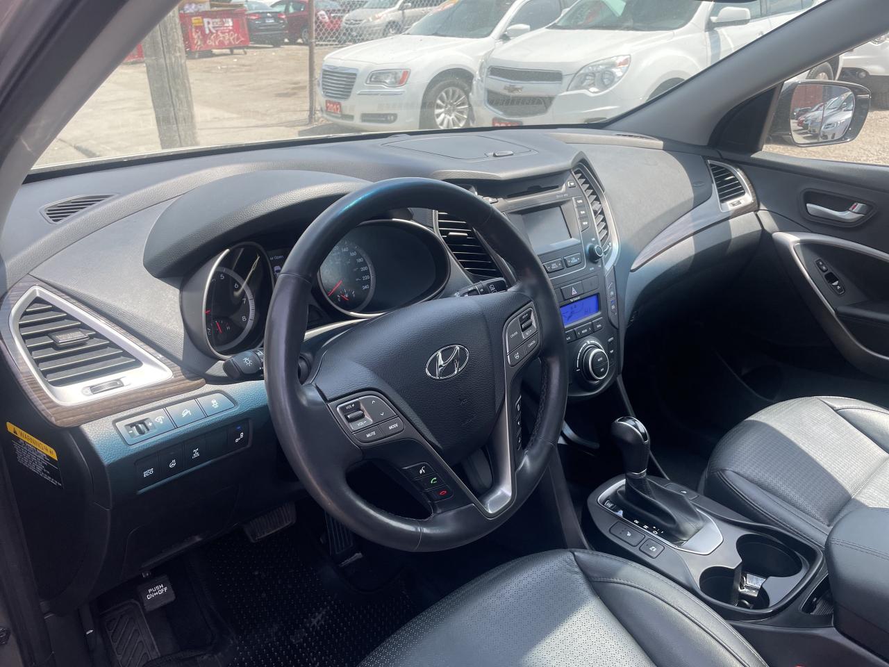 2015 Hyundai Santa Fe Sport LIMITED / A/W/D / LOADED/ MINT/ CARFAX VERIFIED Photo