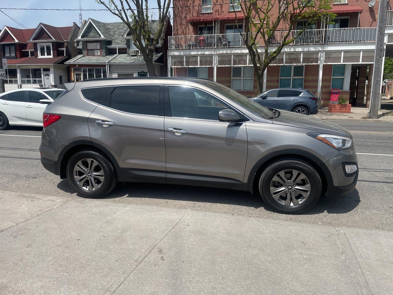 2015 Hyundai Santa Fe Sport LIMITED / A/W/D / LOADED/ MINT/ CARFAX VERIFIED Photo3