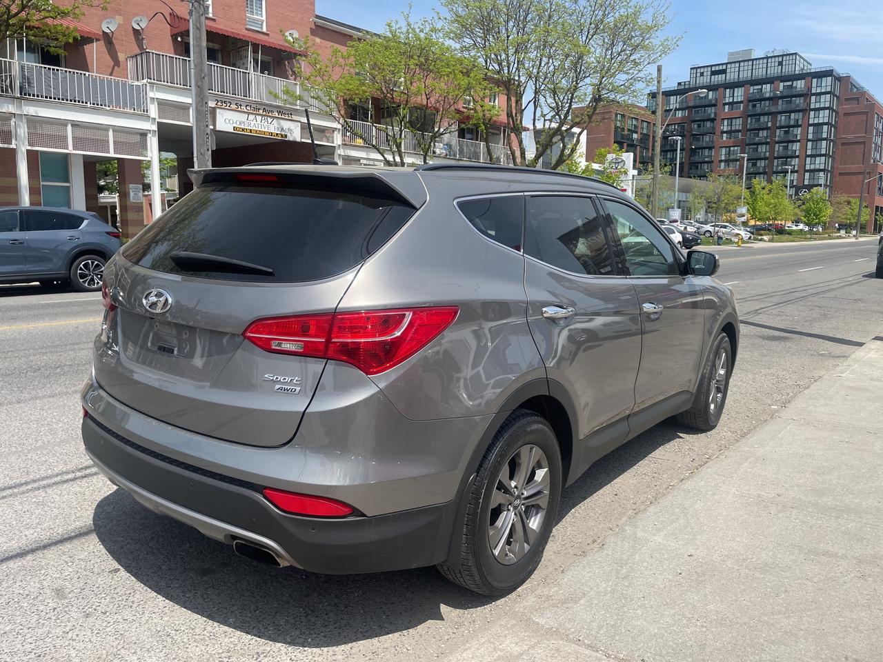 2015 Hyundai Santa Fe Sport LIMITED / A/W/D / LOADED/ MINT/ CARFAX VERIFIED Photo