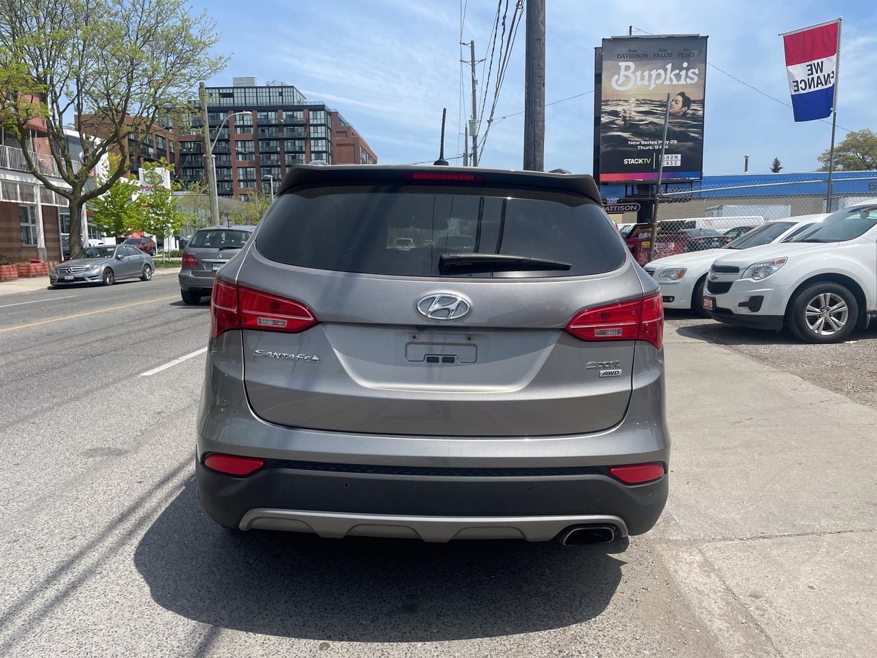 2015 Hyundai Santa Fe Sport LIMITED / A/W/D / LOADED/ MINT/ CARFAX VERIFIED Photo