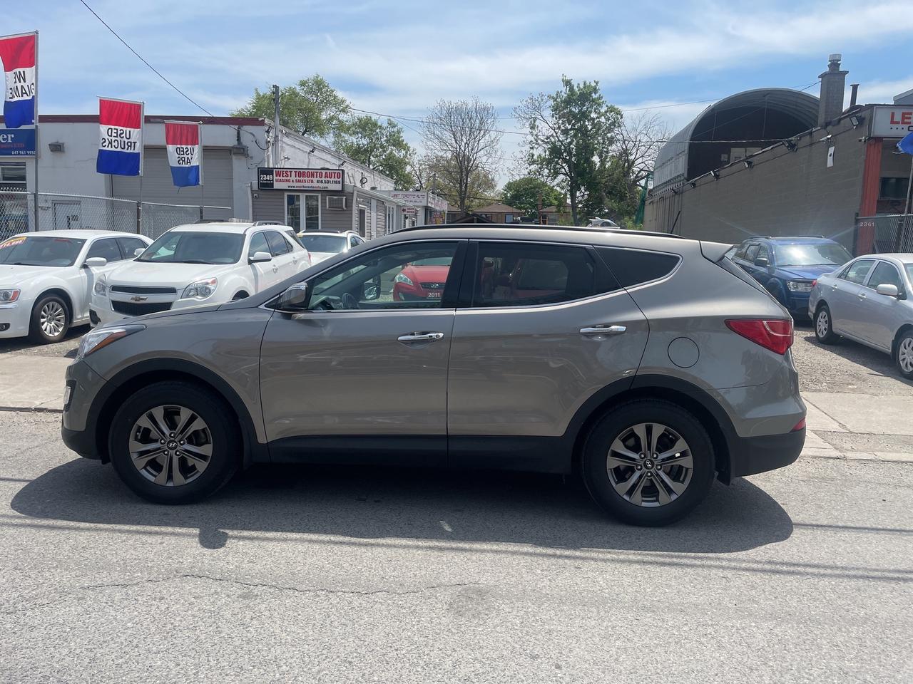 2015 Hyundai Santa Fe Sport LIMITED / A/W/D / LOADED/ MINT/ CARFAX VERIFIED Photo