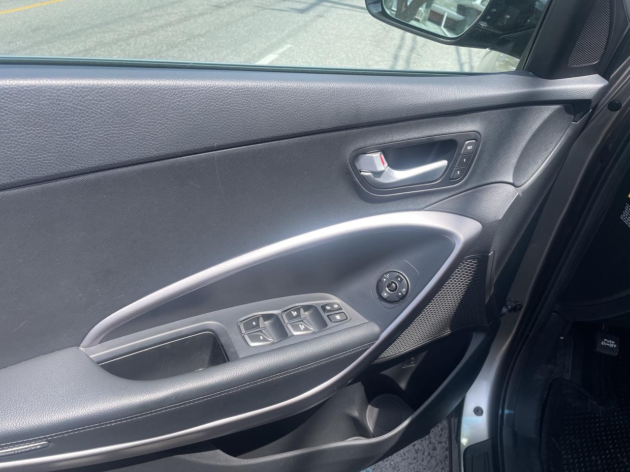 2015 Hyundai Santa Fe Sport LIMITED / A/W/D / LOADED/ MINT/ CARFAX VERIFIED Photo