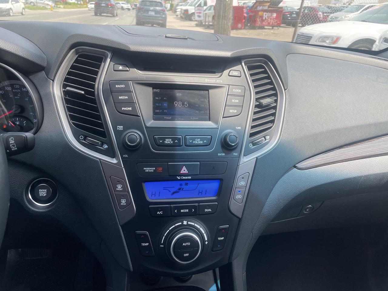 2015 Hyundai Santa Fe Sport LIMITED / A/W/D / LOADED/ MINT/ CARFAX VERIFIED Photo