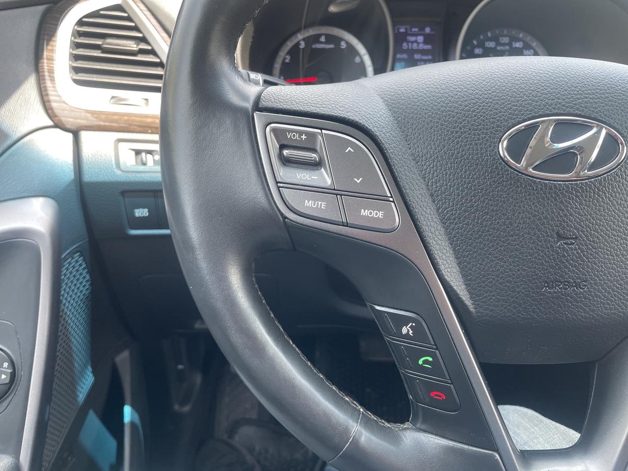 2015 Hyundai Santa Fe Sport LIMITED / A/W/D / LOADED/ MINT/ CARFAX VERIFIED Photo