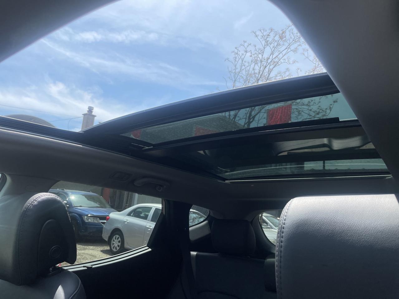 2015 Hyundai Santa Fe Sport LIMITED / A/W/D / LOADED/ MINT/ CARFAX VERIFIED Photo