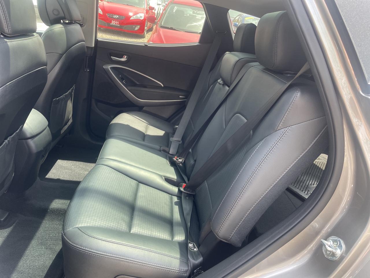 2015 Hyundai Santa Fe Sport LIMITED / A/W/D / LOADED/ MINT/ CARFAX VERIFIED Photo