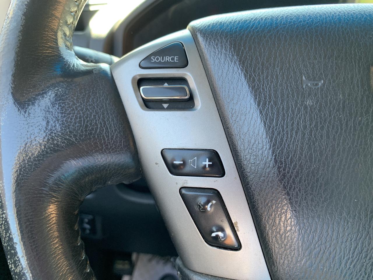 2014 Nissan Titan 4WD King Cab SWB SV !!!! 4X4 LOADED WITH OPTIONS Photo