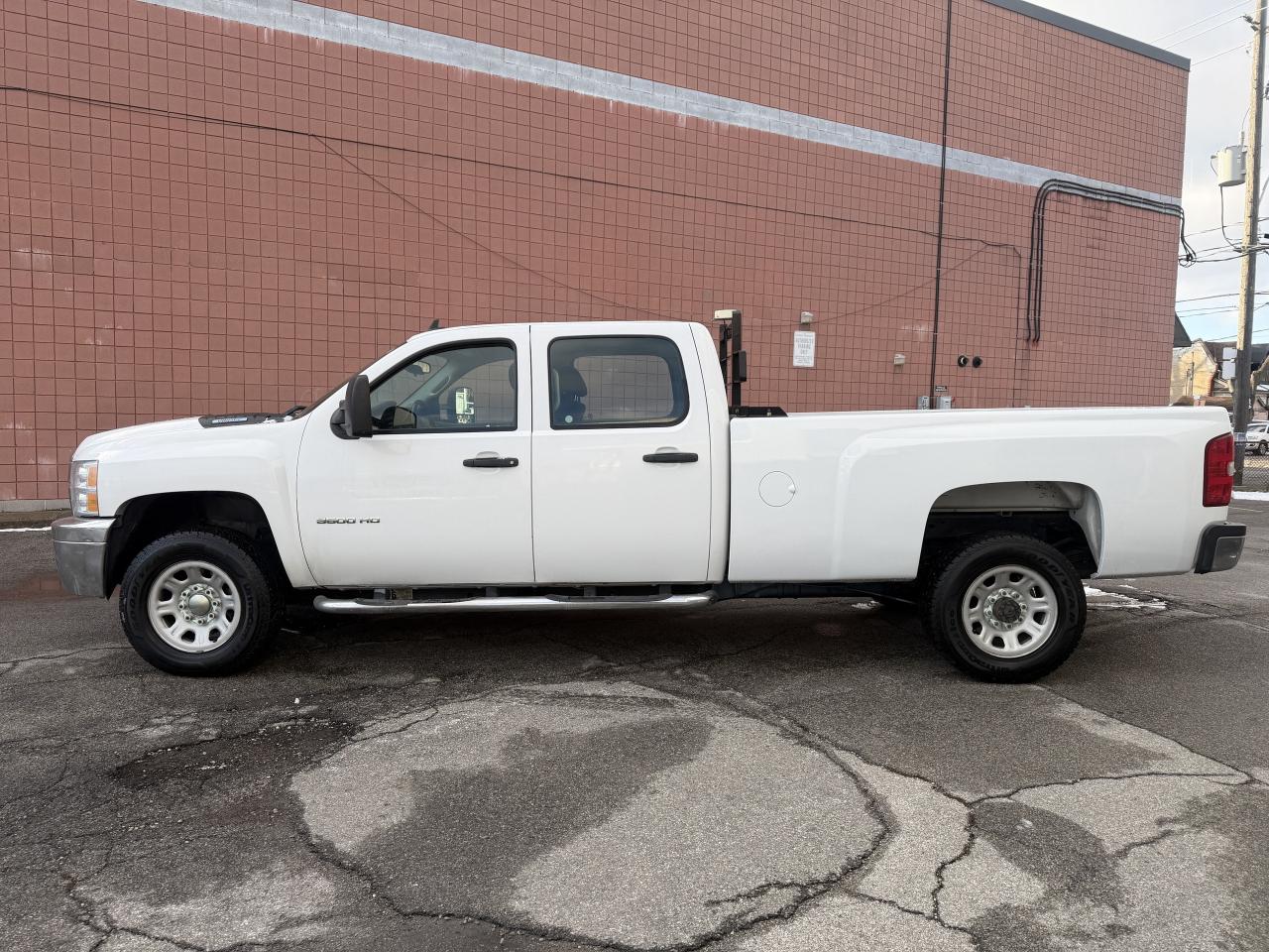 2011 Chevrolet Silverado 3500 4WD Crew Cab !!!! YES ONLY  29020 kms !!!! Photo