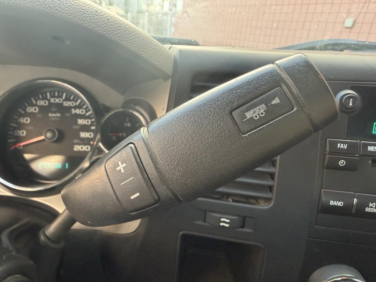 2011 Chevrolet Silverado 3500 4WD Crew Cab !!!! YES ONLY  29020 kms !!!! Photo