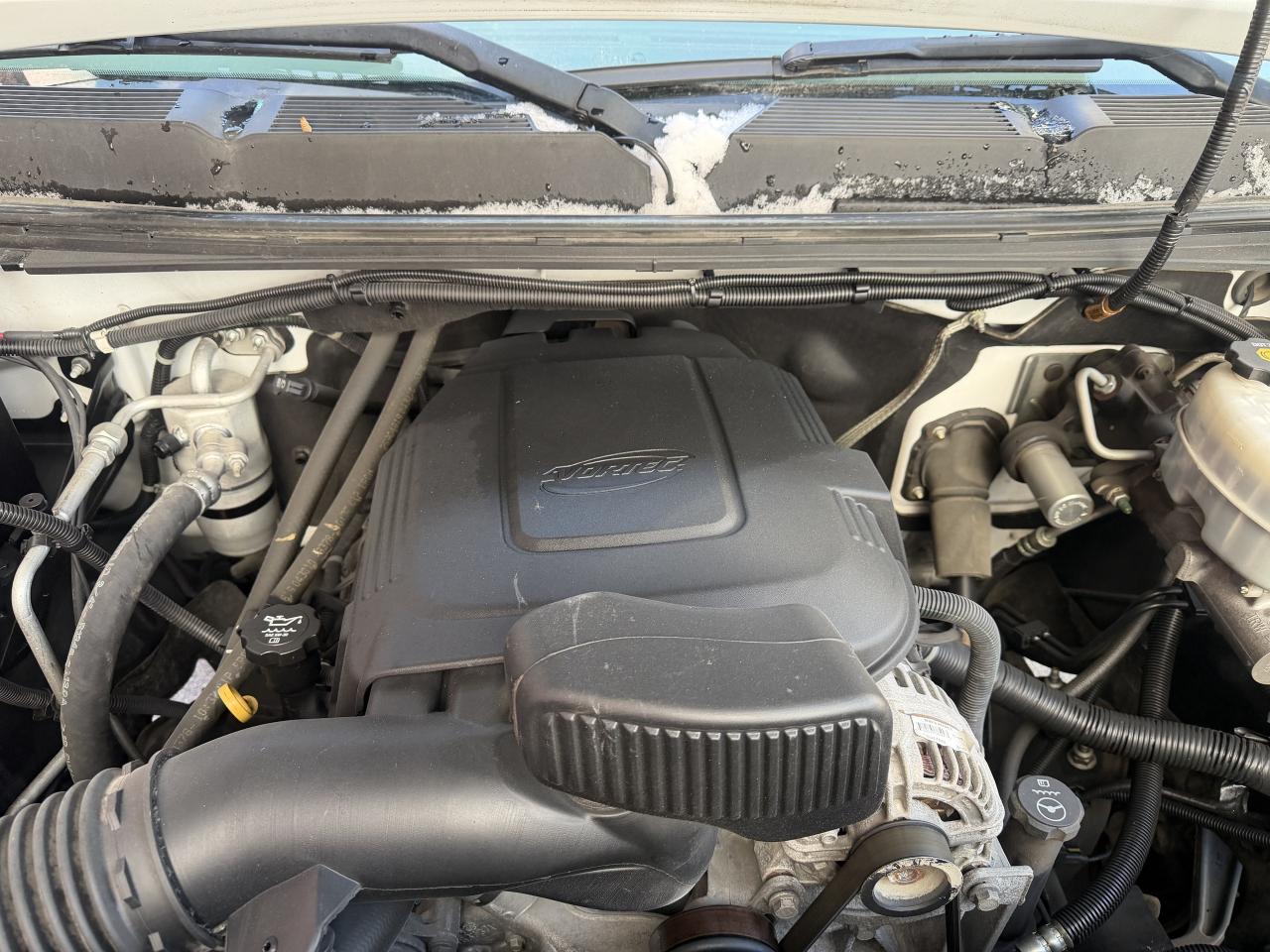 2011 Chevrolet Silverado 3500 4WD Crew Cab !!!! YES ONLY  29020 kms !!!! Photo