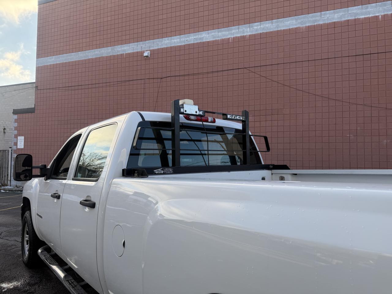 2011 Chevrolet Silverado 3500 4WD Crew Cab !!!! YES ONLY  29020 kms !!!! Photo