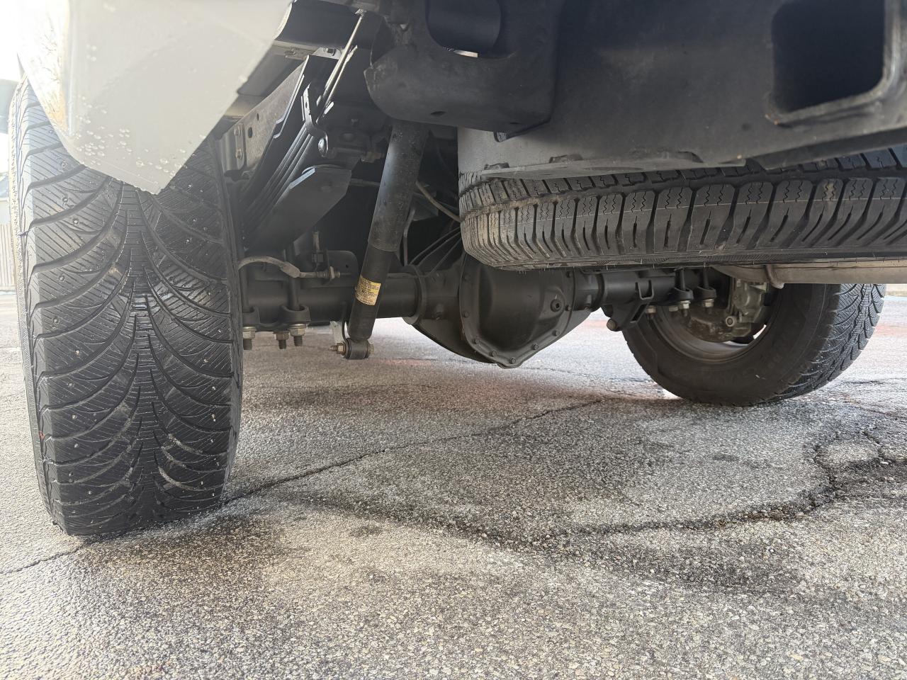 2011 Chevrolet Silverado 3500 4WD Crew Cab !!!! YES ONLY  29020 kms !!!! Photo