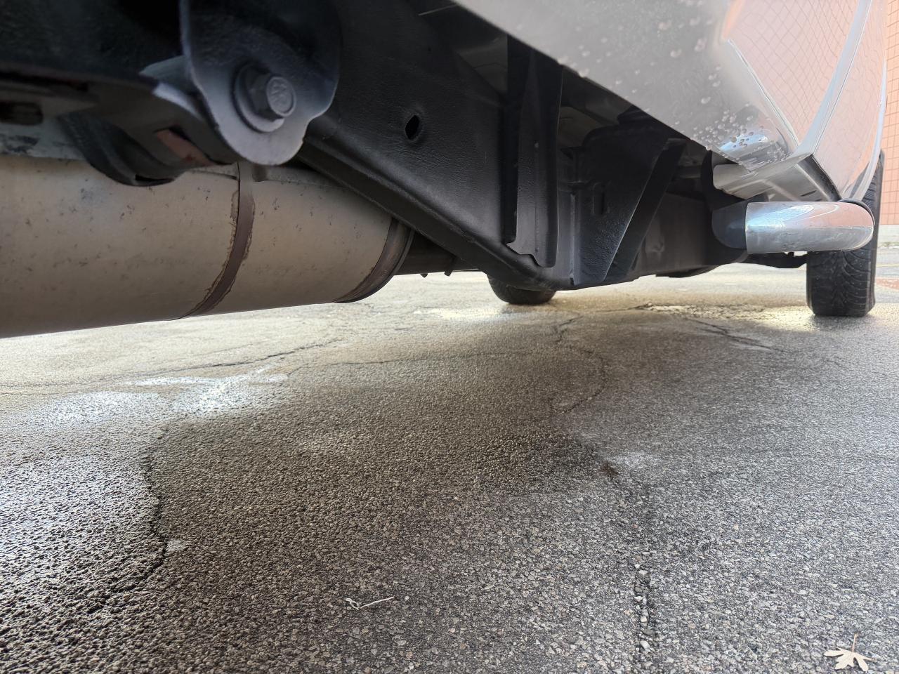 2011 Chevrolet Silverado 3500 4WD Crew Cab !!!! YES ONLY  29020 kms !!!! Photo