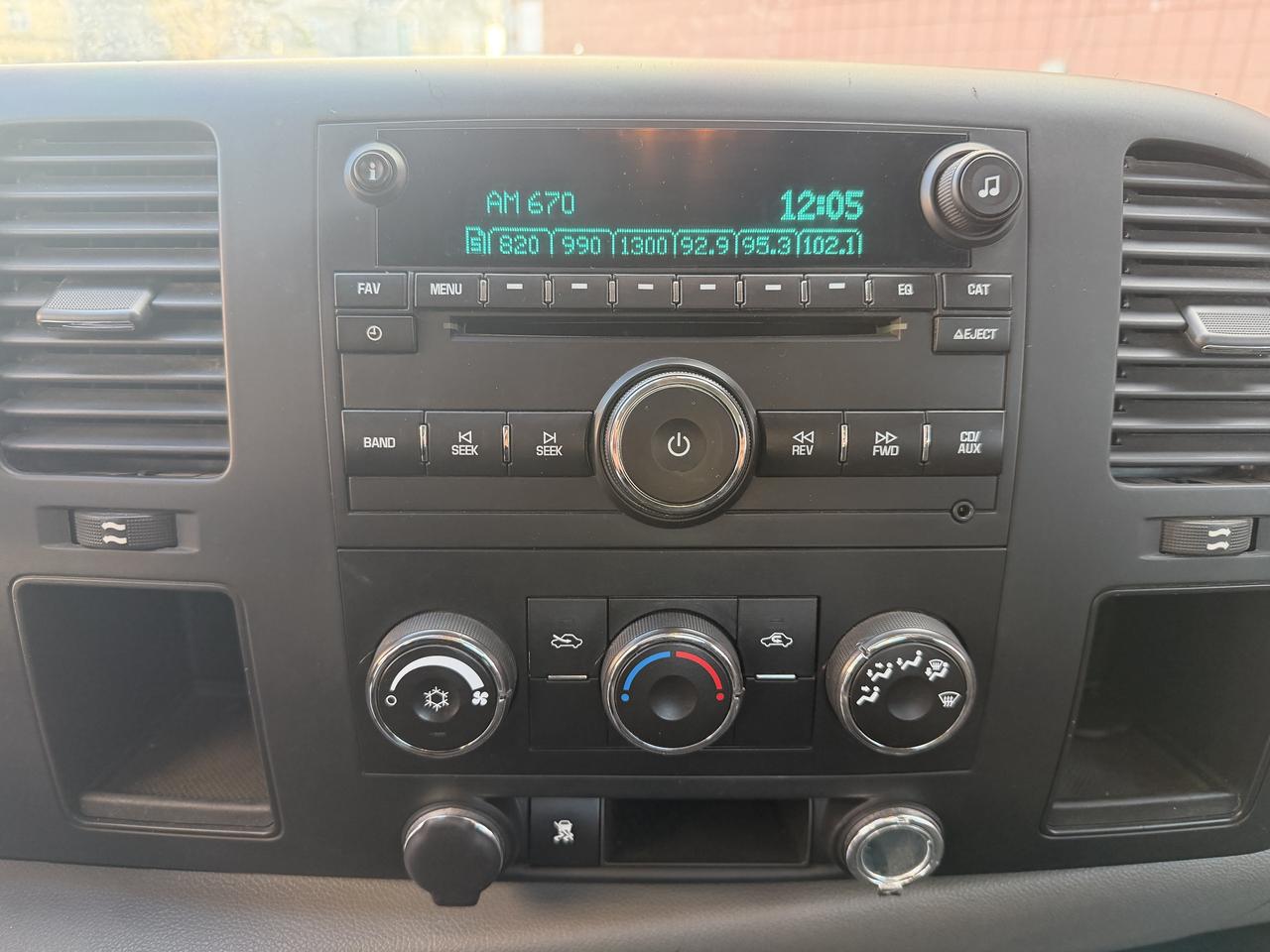 2011 Chevrolet Silverado 3500 !! JUST SOLD SOLD !!4WD Crew Cab   29020 kms !!!! Photo