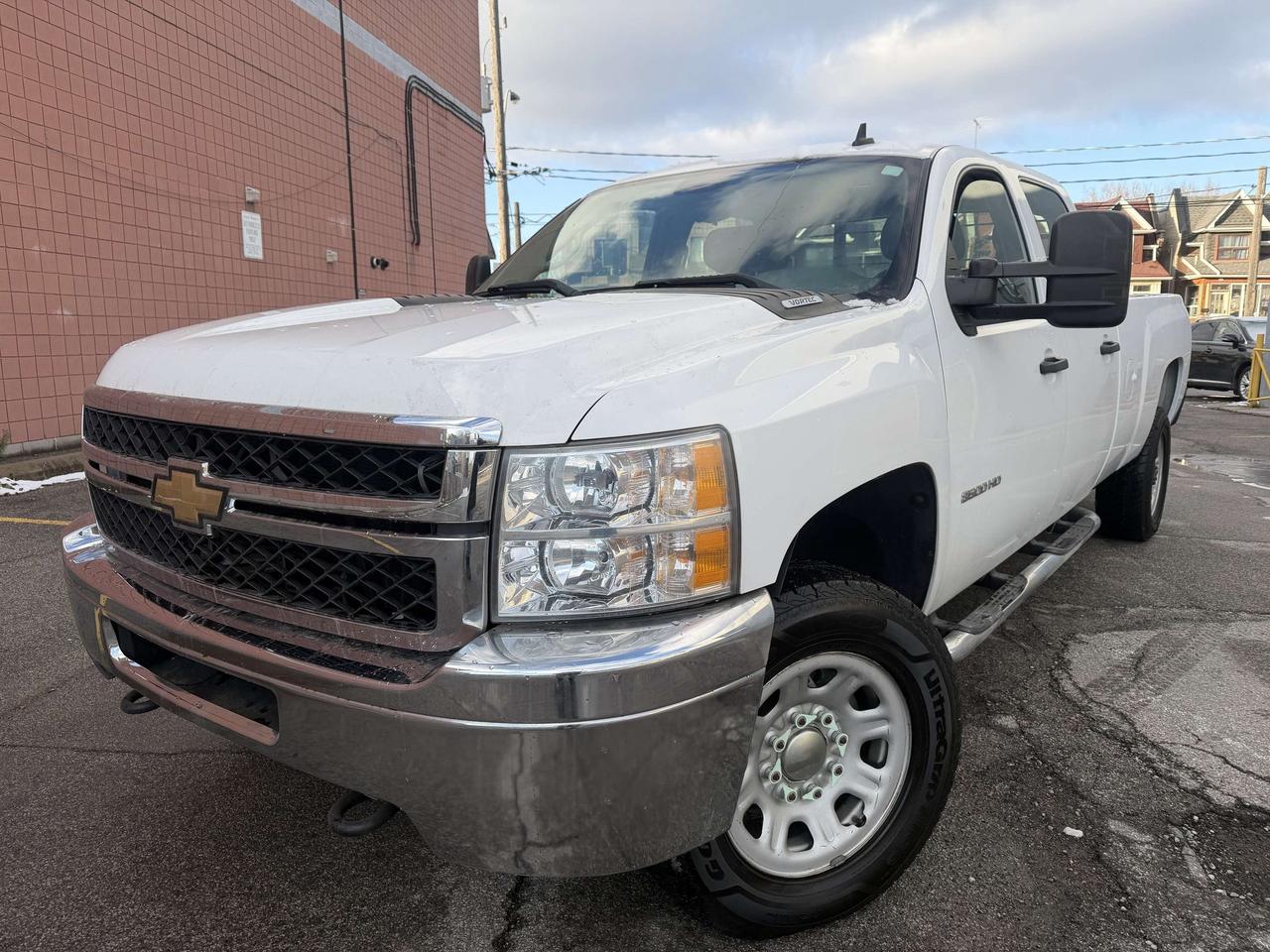 2011 Chevrolet Silverado 3500 !! JUST SOLD SOLD !!4WD Crew Cab   29020 kms !!!! Photo