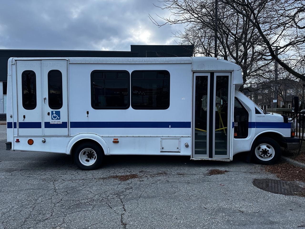 2015 Chevrolet Express 4500 WHEEL CHAIR ACCESSABILITY  146210 KMS  8 PASSENGER Photo4