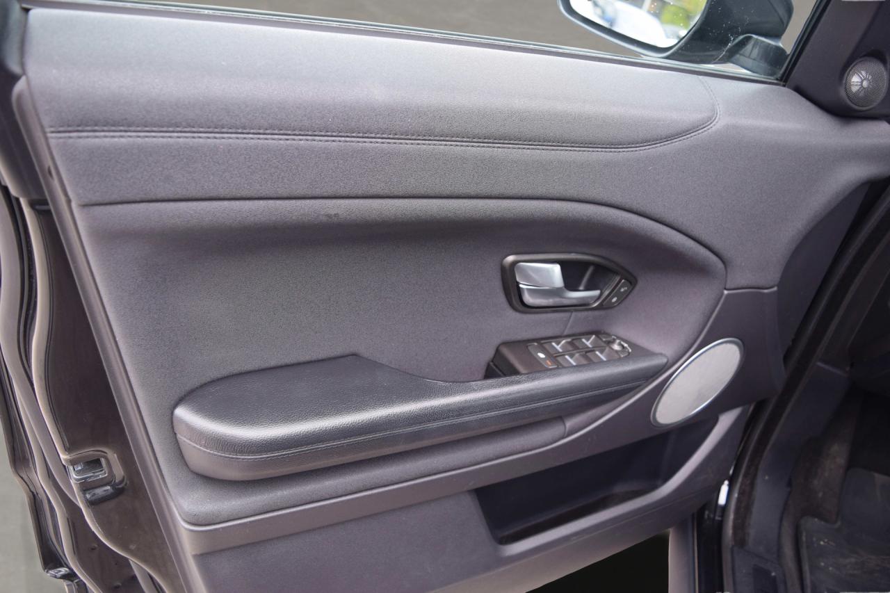 2017 Land Rover Range Rover Evoque SE AWD Panoramic Sunroof Photo